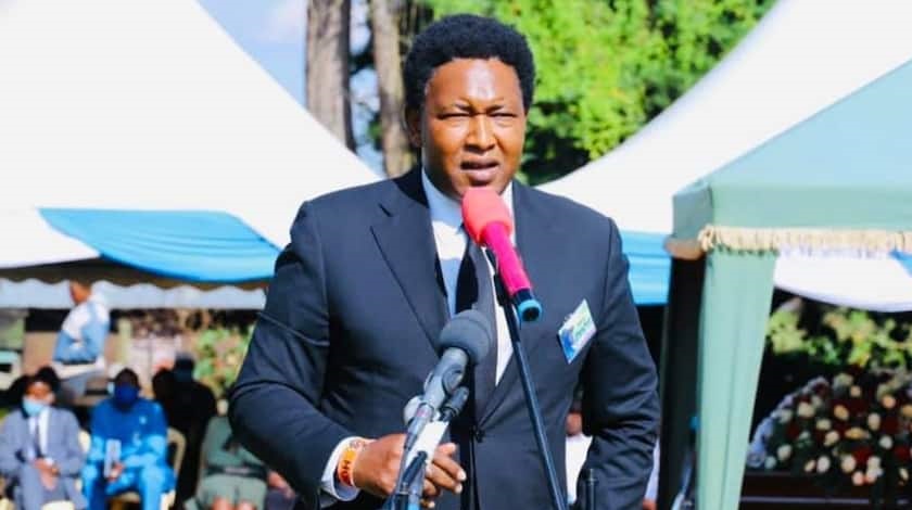 Ledama Olekina, a senator from Narok, has claimed that President William Ruto will suffocate democracy in the nation if he keeps up his recent behaviour.